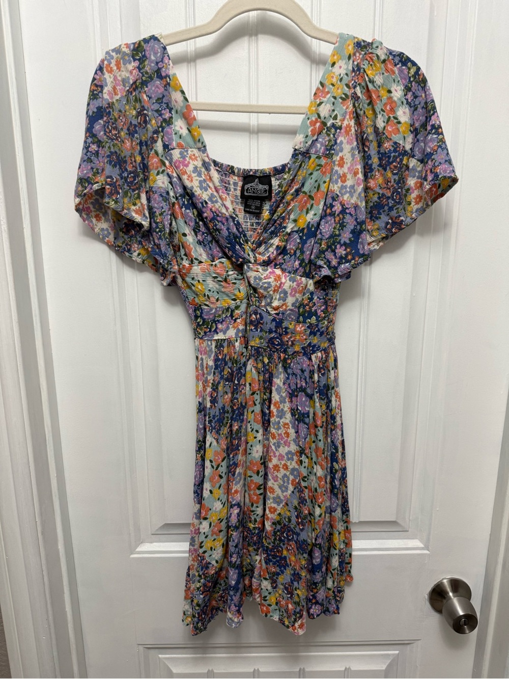 Angie Multicolor Floral Patchwork Mini Dress Keyhole Accent Women’s size M (5-2)